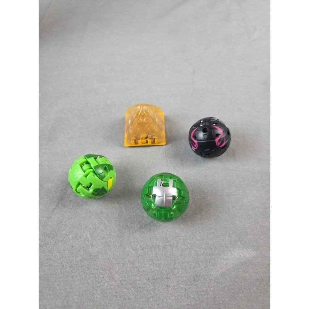 BAKUGAN EVOLUTIONS Battle Strike 4 Pack Blitz Fox, Stinger, Collossus,‎ Pegatrix